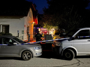 Evelínka narozená v sektě zůstane u pěstounů, vůdce sekty mezitím opět vysílá