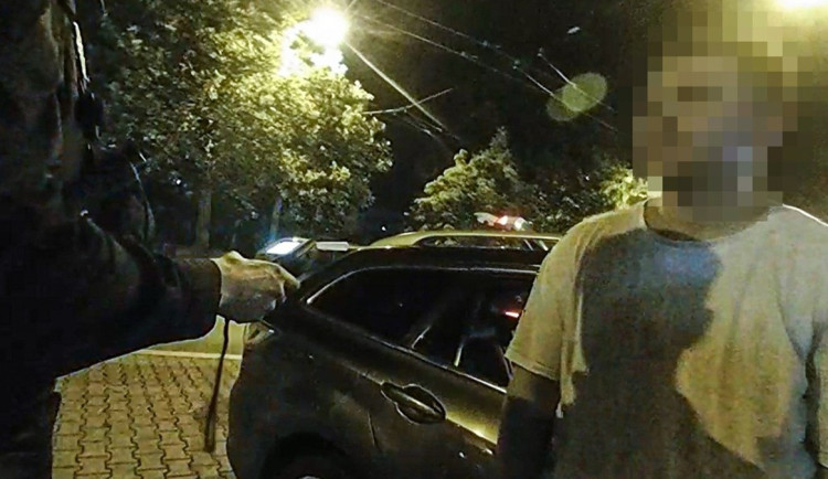 Víc na sebe už upozornil nemohl, strážníci opět přistihli ochmelku za volantem