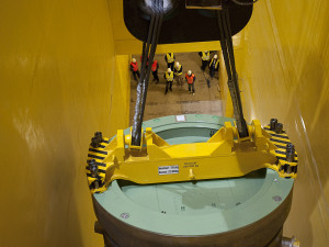 Nádoby reaktoru VVER 440 z jeho instalace na EMO3/třetím bloku JE Mochovce/Slovensko, který ŠKODA JS ve spolupráci s dalšími českými firmami již dokončila, čtvrtý blok tamtéž právě dokončuje