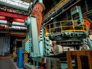 Při současné výrobě kontejnerů (obalových souborů) pro použité palivo z jaderných elektráren ŠKODA JS ve velké míře využívá technologie a postupy nutné např. pro výrobu tlakové nádoby reaktoru