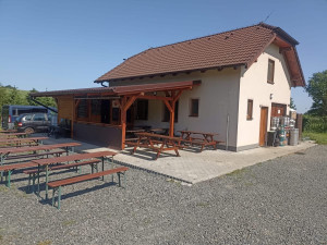 Pivovar s pivní zahrádkou