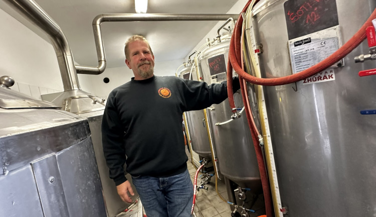Chris Baerwaldt ve svém Pivovaru Zhůřák