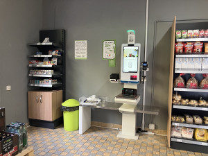 Do nejbližšího obchodu to měli 10 kilometrů, teď mají novou samoobslužnou obecní prodejnu