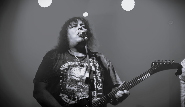 Česká rocková scéna smutný, odešel bývalý člen kapely Arakain a autor hitu Slečna Heavy
