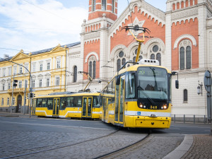 Pozor na víkendovou výluku tramvají. Z centra na Lochotín pojedou autobusy
