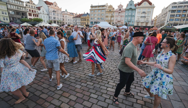 Západočeská metropole ožije hudbou. Na osmi scénách se představí přes 150 účinkujících