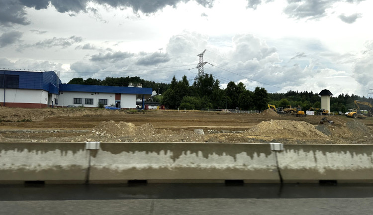 Stavba odpočívky na dálničním přechodu v Rozvadově