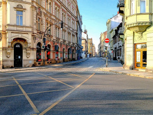 Velmi důležitá Rooseveltova ulice je opravená a v předstihu se tam vrací provoz