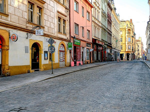 Velmi důležitá Rooseveltova ulice je opravená a v předstihu se tam vrací provoz