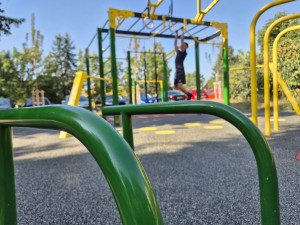 V sídlištním vnitrobloku vzniklo na přání lidí nové workoutové hřiště