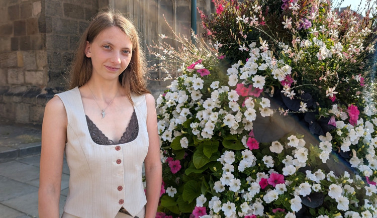 Chce pomoci s hlídáním dětí i bydlením, mladá Ukrajinka sní také o studiu práv