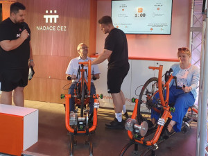 Charitativní jízdy na handbicích během Festivalu na ulici pomohly paliativní péči i kultuře
