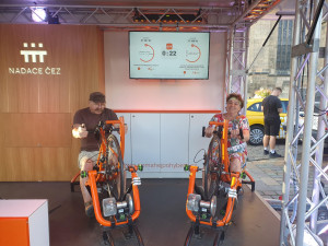 Charitativní jízdy na handbicích během Festivalu na ulici pomohly paliativní péči i kultuře