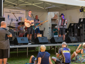 Festival v Čečovicích podpoří snahu nadšenců o opravu zdevastovaného zámku