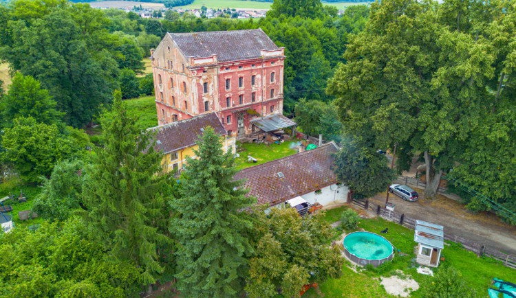 Jedinečný Červený mlýn s dochovanými technologiemi je teď na prodej