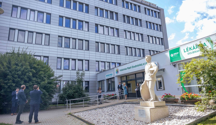 Poliklinika postaví v Plzni dům s byty s dostupným nájmem pro zdravotníky