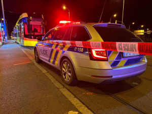 V Plzni nepřežila žena střet s tramvají. Upadla při přebíhání kolejí