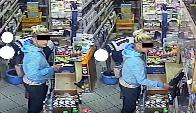 Žena z fotografií už se přihlásila na policii