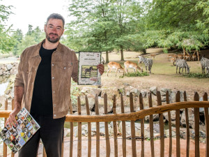 Populární zpěvák Marek Ztracený pokřtil mládě vzácné zebry bezhřívé