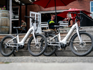 Po městě se příští rok rozjedou sdílená elektrokola, bude jich 300