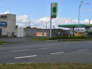 Větší bezpečí pro chodce i rychlejší průjezd MHD, křižovatka dostane nové semafory