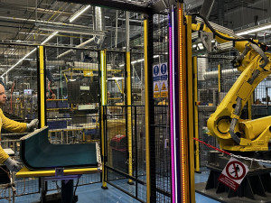 Panasonic otevřel v Plzni novou obří továrnu na tepelná čerpadla za osm miliard