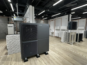 Panasonic otevřel v Plzni novou obří továrnu na tepelná čerpadla za osm miliard