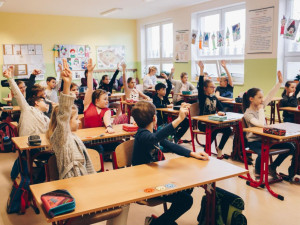 Základní školy v Plzeňském kraji mají letos 56 000 žáků, meziročně o 800 více