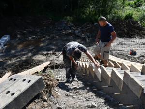 Při opravě rybníka Nováček vyvezli 1980 metrů krychlových bahna
