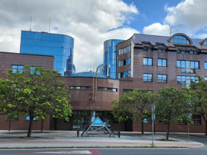 ČBN už jedná se zájemci o prodeji budovy v Plzni, banka ji využívala od roku 1995