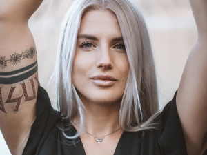 V kalendáři je třeba záchranářka Adéla.