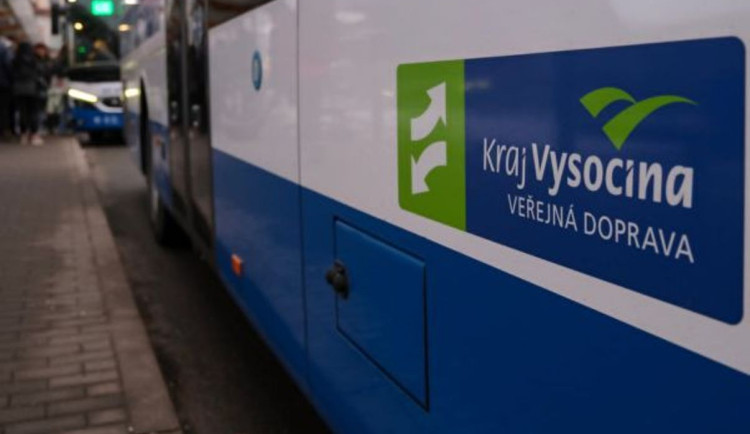 Lidé se mohou na pouti v Polné zdržet déle. Kraj na víkend zavede posilové spoje