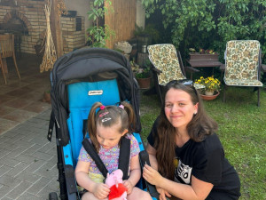 Emička trpí vážnou formou epilepsie. Denně má i 100 záchvatů bleskových křečí