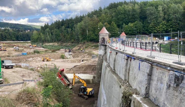 Liberecká přehrada se začne napouštět příští jaro, ve stejné době se zpřístupní