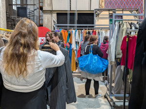 Sako po Martinu Stránském nebo šaty z muzikálu, divadlo rozprodává své kostýmy