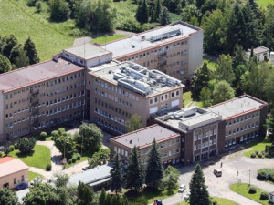 Placené parkování ve svém areálu zavádí od 22. září Rokycanská nemocnice