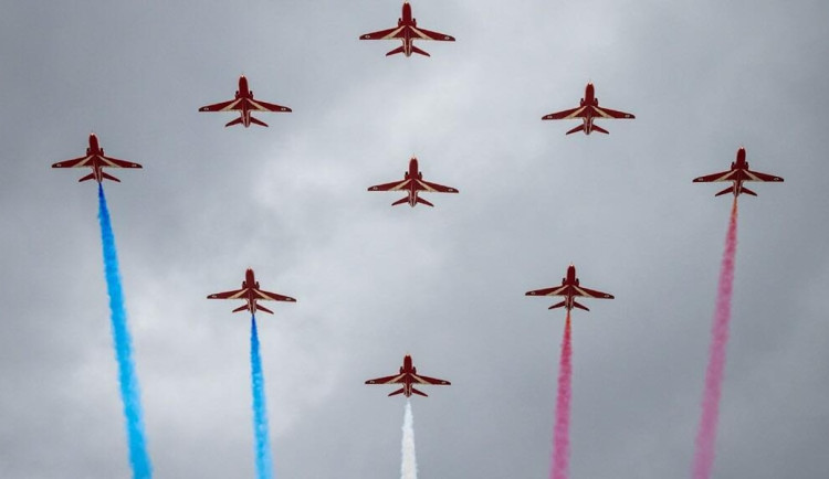 Nad Prahou proletí stíhačky. K českým Gripenům se připojí Britové z Red Arrows