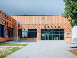 Škola v Postřekově