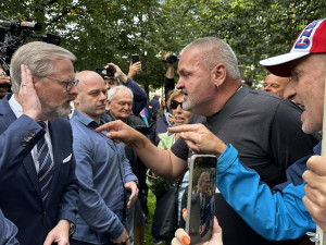 Fiala a Okamura jen 200 metrů od sebe. Vzduchem létaly sprosté nadávky i plivance