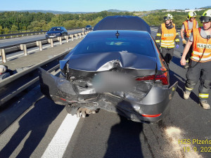 Hromadná nehoda osmi aut ochromila dálnici D5, čtyři lidé skončili v nemocnici