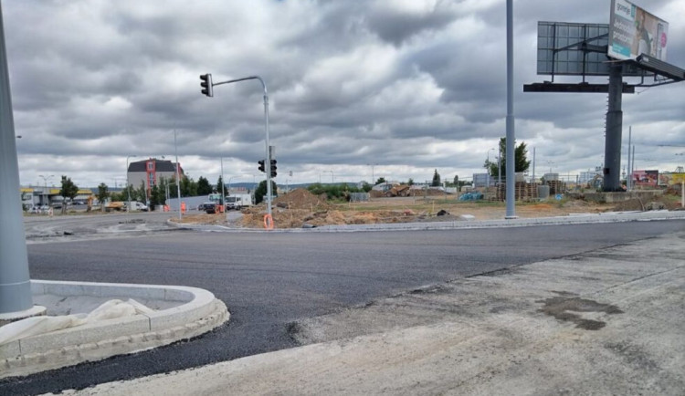 Přestavba obřího kruháče u Makra končí. Fungovat začne od soboty 27. září