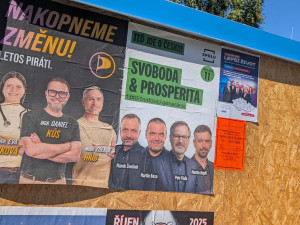 Nadšenec do politiky neváhá kvůli lepším kandidátům volit v jiném kraji