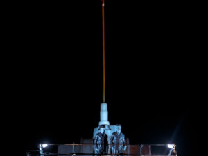 Alfa představuje hyperrealistickou loutkovou miniaturu o výbuchu ropné plošiny