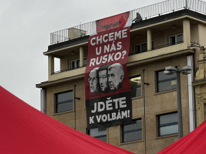 Babiš šel na akci ANO v Plzni do ostrého konfliktu se studenty. Došlo i na Jezulátko