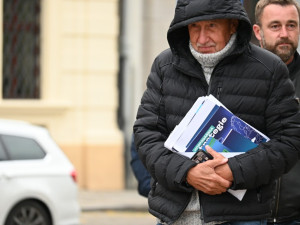 Babiš šel na akci ANO v Plzni do ostrého konfliktu se studenty. Došlo i na Jezulátko