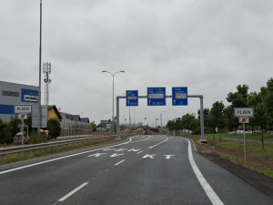 Řidiče děsí na přestavěném obřím kruháči les ze semaforů a vyhlížejí první nehodu