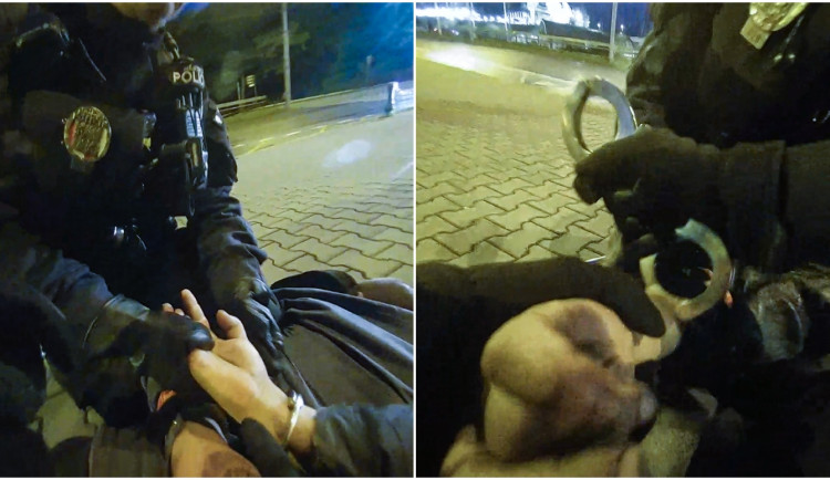 Nepříliš voňavý opilec dělal ostudu u Lidlu. Na truc si sedl na zem a odmítal odejít