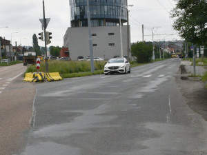 Provoz už se vrátil na opravený úsek Štefánikovy ulice v plzeňských Černicích