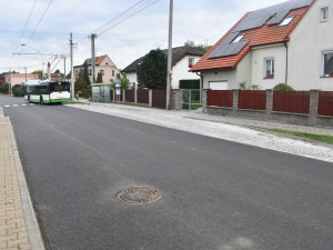 Provoz už se vrátil na opravený úsek Štefánikovy ulice v plzeňských Černicích