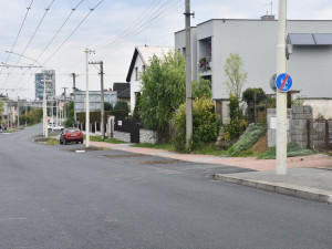 Provoz už se vrátil na opravený úsek Štefánikovy ulice v plzeňských Černicích